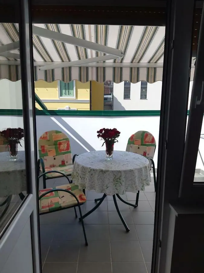 אופטיה Apartment Nada