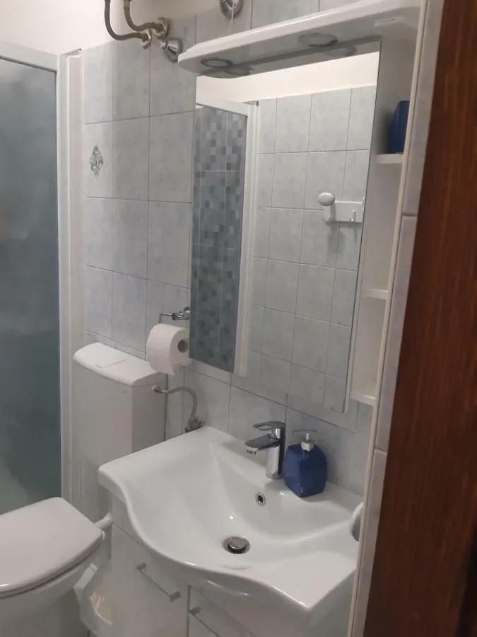 אופטיה Apartment Nada