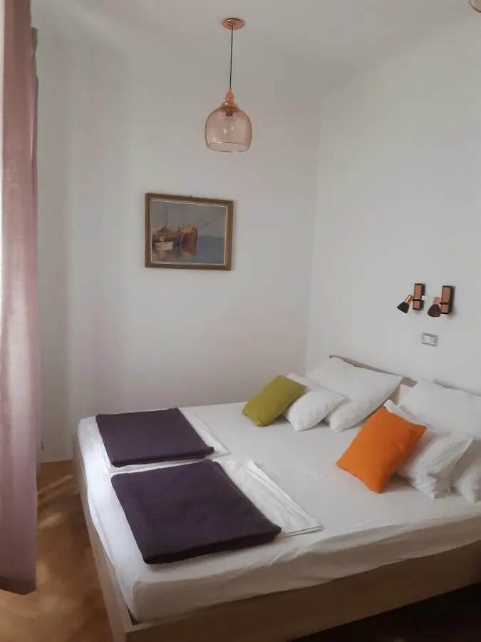 אופטיה Apartment Nada