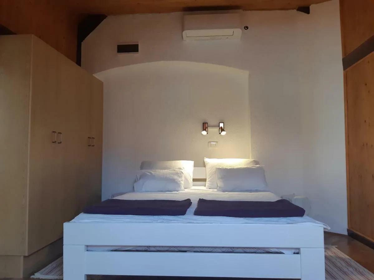 אופטיה Apartment Nada